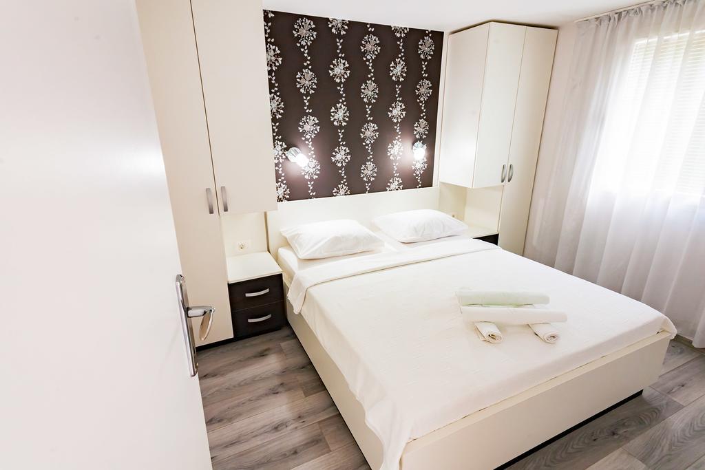 Apartments Adriatic Свети-Стефан Экстерьер фото